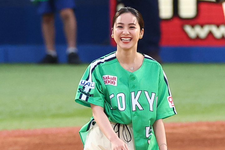 平祐奈、始球式、神宮球場、プロ野球