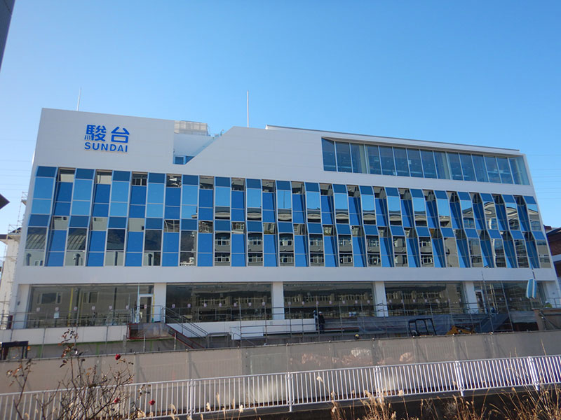 駿台甲府高校、新校舎